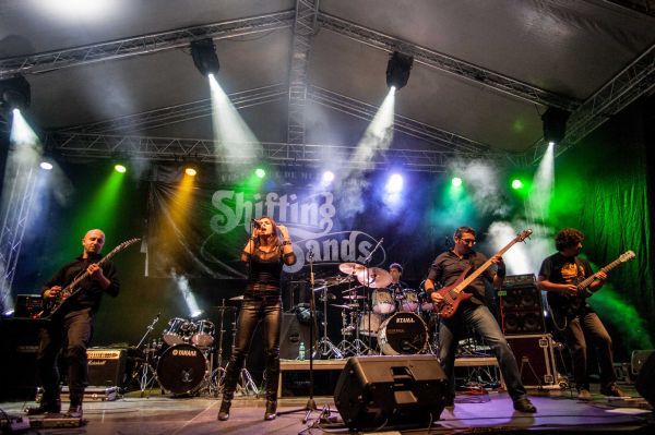Shifting Sands sustine doua recitaluri in Bucuresti